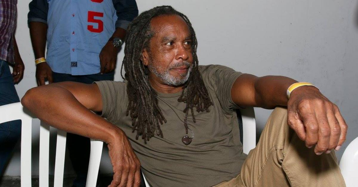 JeanClaude Naimro propose de composer un nouvel hymne pour le Club